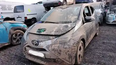 Veicolo di demolizione TOYOTA AYGO (_B4_) 1.0 (KGB40) dell'anno 2016 alimentato 1KRFE