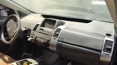 Здавання транспортного засобу toyota prius liftback (_w2_) 1.5 hybrid (nhw20_) року 2015 потужний 1nzfxe