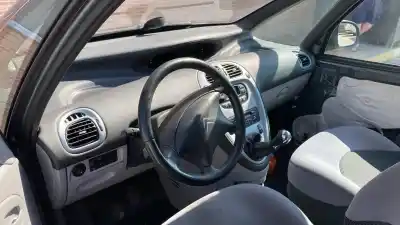 Veículo de Sucata CITROEN XSARA PICASSO (N68)  do ano 2010 alimentado 9HX