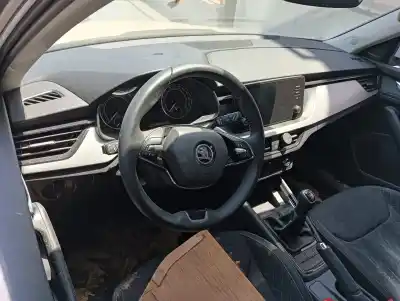 Veículo de Sucata skoda kamiq (nw4) 1.0 tsi do ano 2024 alimentado dlac