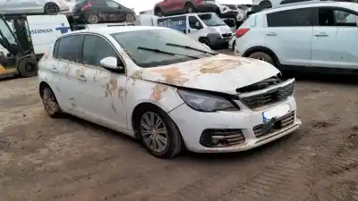 Verschrottungsfahrzeug PEUGEOT 308 II (LB_, LP_, LW_, LH_, L3_)  des Jahres 2021 angetrieben HNP