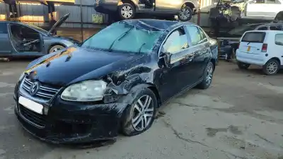 Scrapping Vehicle VOLKSWAGEN JETTA III (1K2)  of the year 2006 powered BKC