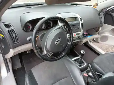 Veicolo di demolizione kia cee'd sw (ed) 2.0 crdi 140 dell'anno 2008 alimentato d4ea