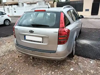 Veicolo di demolizione kia cee'd sw (ed) 2.0 crdi 140 dell'anno 2008 alimentato d4ea