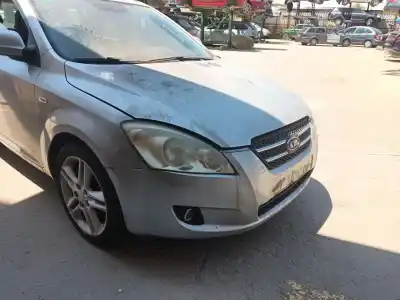 Veicolo di demolizione kia cee'd sw (ed) 2.0 crdi 140 dell'anno 2008 alimentato d4ea