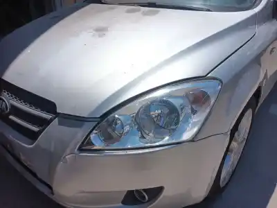 Veicolo di demolizione kia cee'd sw (ed) 2.0 crdi 140 dell'anno 2008 alimentato d4ea