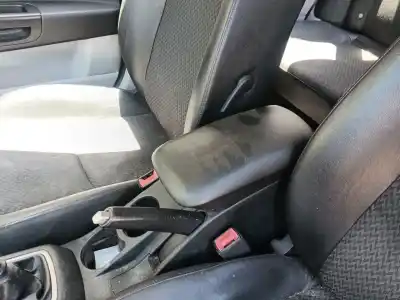 Veicolo di demolizione kia cee'd sw (ed) 2.0 crdi 140 dell'anno 2008 alimentato d4ea