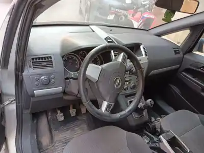 Scrapping Vehicle opel zafira / zafira family b (a05) 1.9 cdti (m75) of the year 2009 powered z19dt