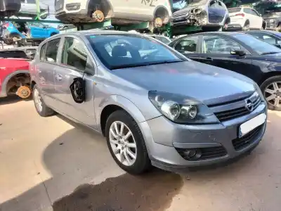 Veículo de Sucata OPEL ASTRA H (A04)  do ano 2004 alimentado Z17DTH