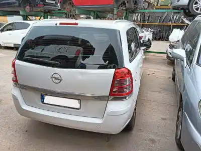 Veículo de Sucata opel zafira / zafira family b (a05) 1.7 cdti (m75) do ano 2009 alimentado z17dtj