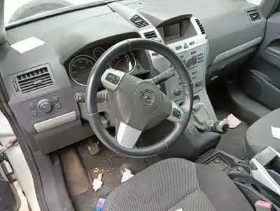 Veículo de Sucata opel zafira / zafira family b (a05) 1.7 cdti (m75) do ano 2009 alimentado z17dtj