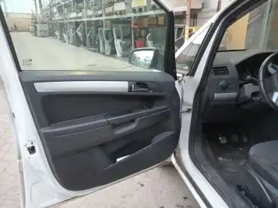 Veículo de Sucata opel zafira / zafira family b (a05) 1.7 cdti (m75) do ano 2009 alimentado z17dtj