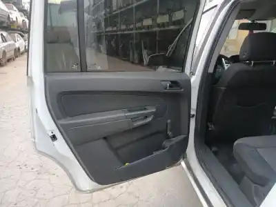 Veículo de Sucata opel zafira / zafira family b (a05) 1.7 cdti (m75) do ano 2009 alimentado z17dtj