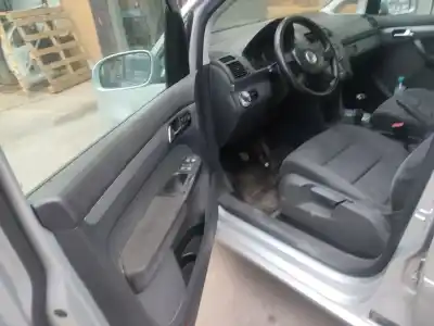 Veículo de Sucata volkswagen touran (1t1, 1t2) 1.9 tdi do ano 2004 alimentado avq