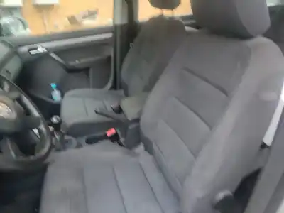 Veículo de Sucata volkswagen touran (1t1, 1t2) 1.9 tdi do ano 2004 alimentado avq