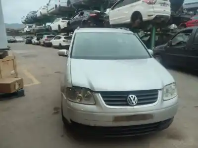 Veículo de Sucata volkswagen touran (1t1, 1t2) 1.9 tdi do ano 2004 alimentado avq