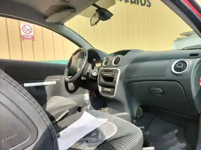 Veículo de Sucata citroen c2 (jm_) 1.1 do ano 2006 alimentado hfx