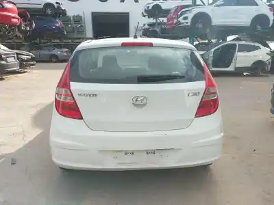 Véhicule à la ferraille hyundai i30 (fd) 1.4 de l'année 2009 alimenté g4fa