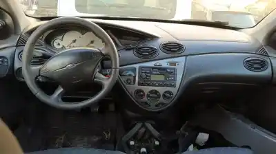 Véhicule à la ferraille ford focus i (daw, dbw) 1.8 turbo di / tddi de l'année 2000 alimenté c9db
