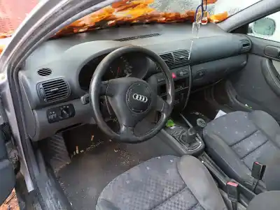 Veículo de Sucata audi a3 (8l1) 1.6 do ano 2000 alimentado akl