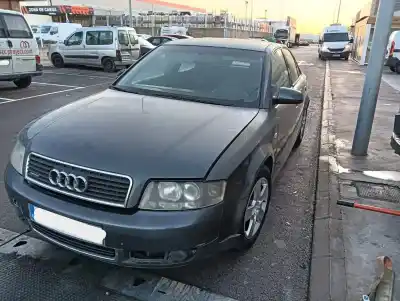 Veicolo di demolizione AUDI A4 B6 (8E2) 2.5 TDI QUATTRO dell'anno 2001 alimentato AKE