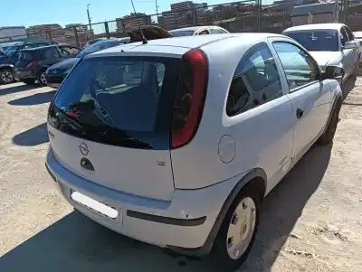 Véhicule à la ferraille opel corsa c (x01) 1.2 (f08, f68) de l'année 2004 alimenté z12xe