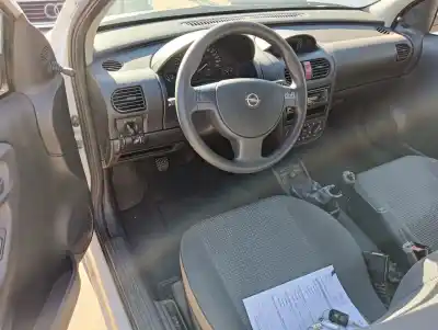 Véhicule à la ferraille opel corsa c (x01) 1.2 (f08, f68) de l'année 2004 alimenté z12xe