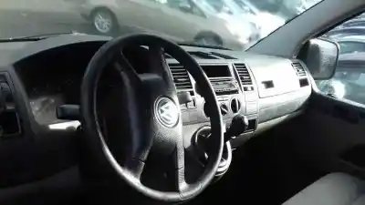 Здавання транспортного засобу volkswagen t5 transporter/furgoneta 2.5 tdi року 2005 потужний axd