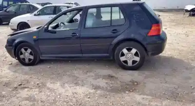Veículo de Sucata volkswagen golf iv berlina (1j1) 1.6 do ano 1991 alimentado akl