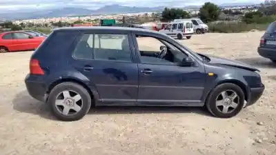 Veículo de Sucata volkswagen golf iv berlina (1j1) 1.6 do ano 1991 alimentado akl