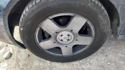 Veículo de Sucata volkswagen golf iv berlina (1j1) 1.6 do ano 1991 alimentado akl