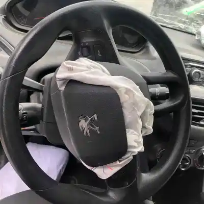 Hurda Aracı peugeot 208 8hr yılın 2014 güçlü 8hr