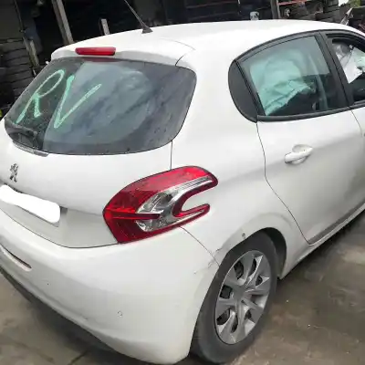 Утилизация автомобиля PEUGEOT 208 8HR года 2014 питание 8HR