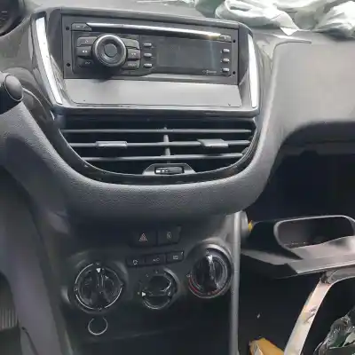 Hurda Aracı peugeot 208 8hr yılın 2014 güçlü 8hr