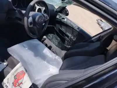 Véhicule à la ferraille opel astra h gtc d-z17dth de l'année 2006 alimenté 