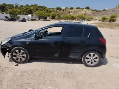 Véhicule à la ferraille opel astra h gtc d-z17dth de l'année 2006 alimenté 