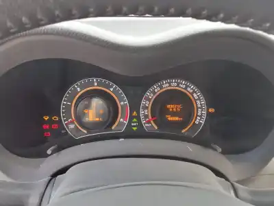 Sloopvoertuig toyota auris (_e15_) 1.4 d-4d (nde150_) van het jaar 2009 aangedreven 1nd