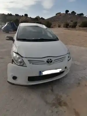 Sloopvoertuig TOYOTA AURIS (_E15_) 1.4 D-4D (NDE150_) van het jaar 2009 aangedreven 1ND