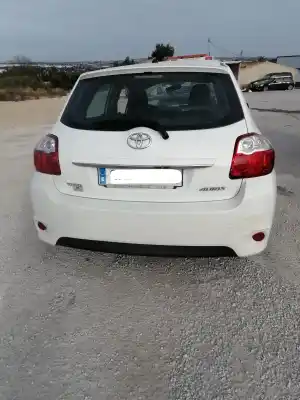 Sloopvoertuig toyota auris (_e15_) 1.4 d-4d (nde150_) van het jaar 2009 aangedreven 1nd