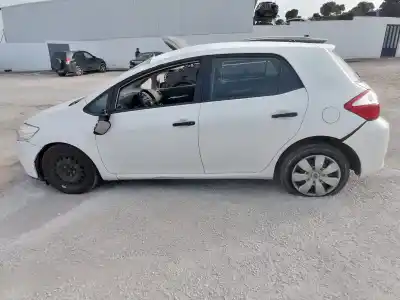 Sloopvoertuig toyota auris (_e15_) 1.4 d-4d (nde150_) van het jaar 2009 aangedreven 1nd