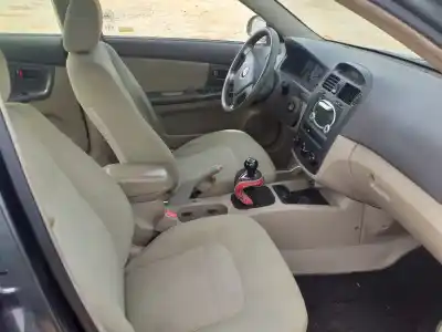 Veículo de Sucata kia cerato (ld) d4ea do ano 2004 alimentado d4ea