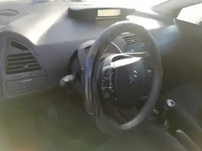 Vehicul casat citroen c4 berlina collection al anului 2004 alimentat 9hx