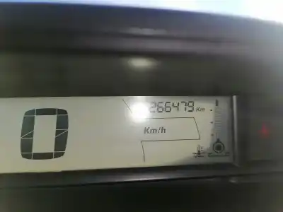 Vehicul casat citroen c4 berlina collection al anului 2004 alimentat 9hx