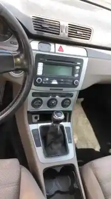 Veicolo di demolizione volkswagen passat berlina (3c2) highline dell'anno 2006 alimentato bkp