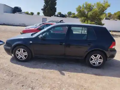 Veículo de Sucata volkswagen golf iv berlina (1j1) 1.6 do ano 1997 alimentado azd