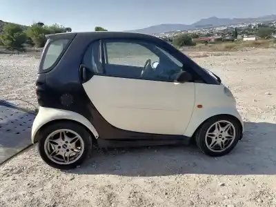 Veicolo di demolizione smart citycoupe 0.7 450.330 dell'anno 1999 alimentato 12