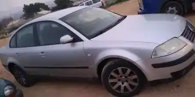 Veículo de Sucata volkswagen passat berlina (3b3) advance do ano 2003 alimentado alt