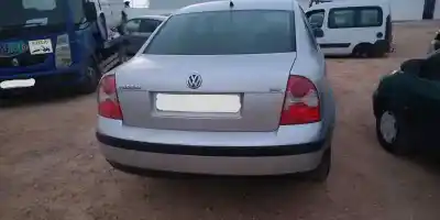 Veículo de Sucata volkswagen passat berlina (3b3) advance do ano 2003 alimentado alt