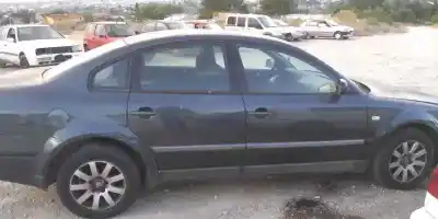 Veículo de Sucata volkswagen passat berlina (3b2) comfortline do ano 2003 alimentado avb