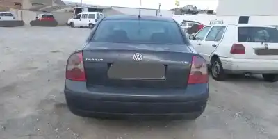 Veículo de Sucata volkswagen passat berlina (3b2) comfortline do ano 2003 alimentado avb